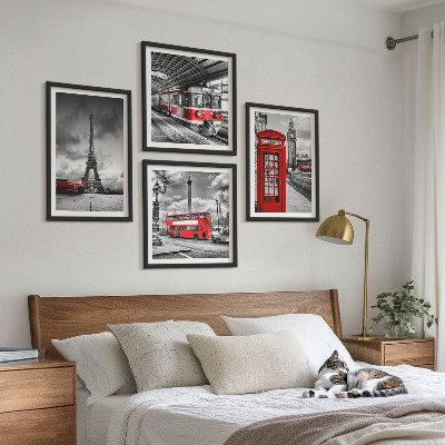 Tavelvägg ovanför soffa Ikoniska städer London Paris järnväg