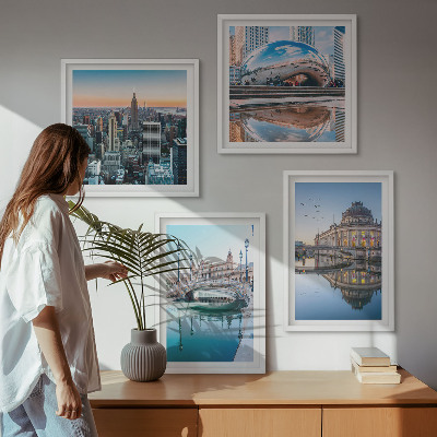Tavelvägg med 4 tavlor Arkitektur av städer vid vatten