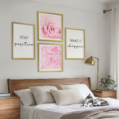 Set om 4 tavlor Minimalistiska rosa blommor