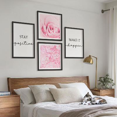 Set om 4 tavlor Minimalistiska rosa blommor