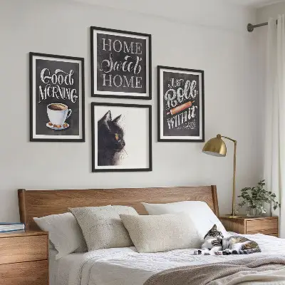Tavelvägg med 4 tavlor hemkökstema med kattmotiv