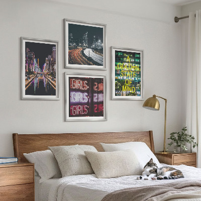 Tavelvägg med 4 tavlor Neonskyltar i staden på natten