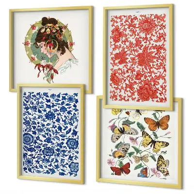 Tavelvägg med vintage blommor och fjärilar motiv med ornament ovanför soffa