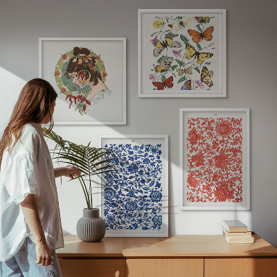 Tavelvägg ovanför soffa Vintage blommor fjärilar ornament