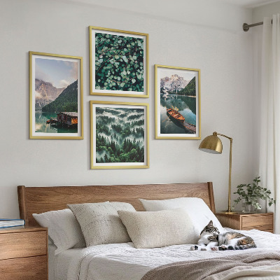 Tavelvägg ovanför soffa Bergsjö båt dimma