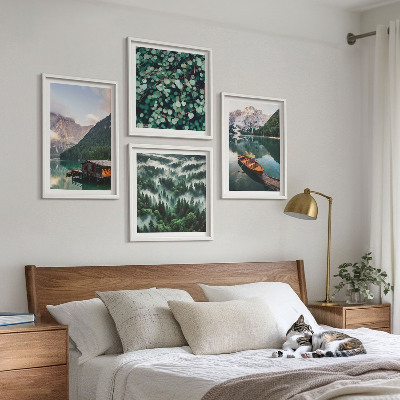 Tavelvägg ovanför soffa Bergsjö båt dimma