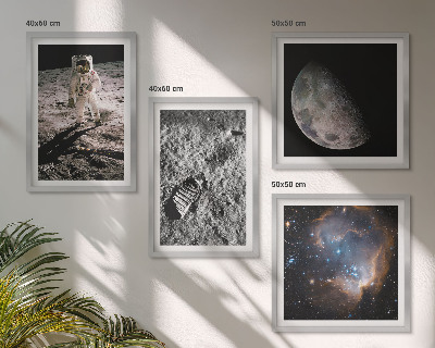 Tavelvägg ovanför soffa Astronaut Månspår foto