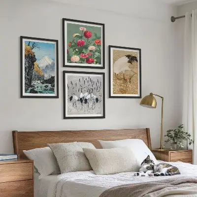 Tavelvägg med 4 motiv berg, flod, blommor och tranor