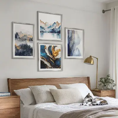 Blått bergslandskap tavla för vägg ovanför soffa
