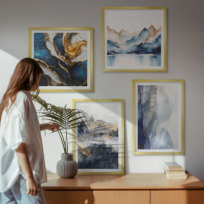 Tavelvägg ovanför soffa Blå bergslandskap