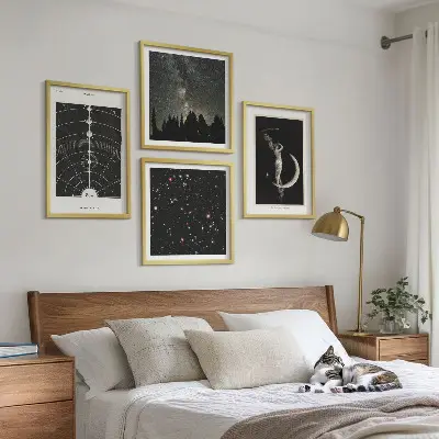 Tavelvägg med 4 tavlor motiv av solsystemets galax