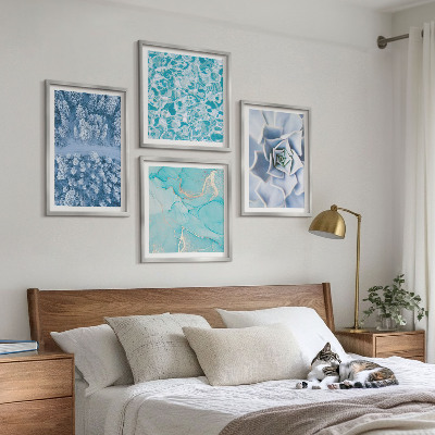 Tavelvägg ovanför soffa Vinterskog Blå blomma