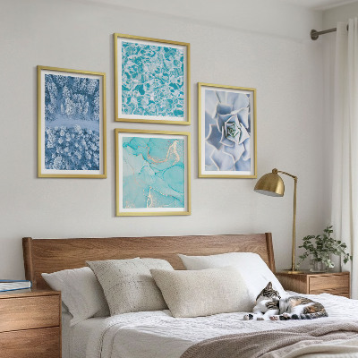Tavelvägg ovanför soffa Vinterskog Blå blomma