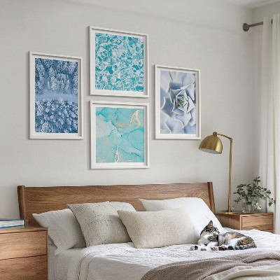 Tavelvägg ovanför soffa Vinterskog Blå blomma