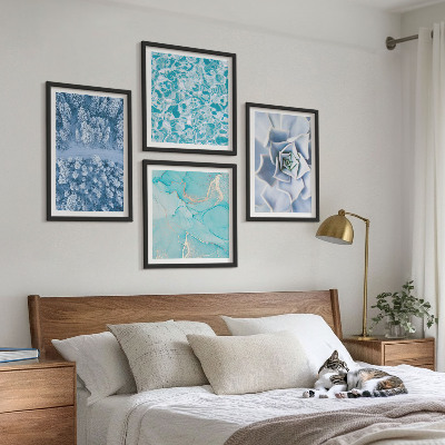 Tavelvägg ovanför soffa Vinterskog Blå blomma