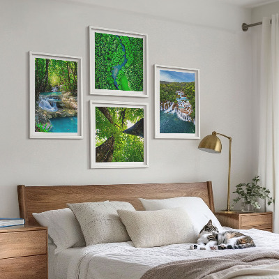 Tavelvägg ovanför soffa Vattenfall grönt skogsvatten