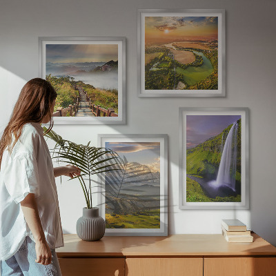 Tavelvägg ovanför soffa Utsikt över berg, floder, vattenfall