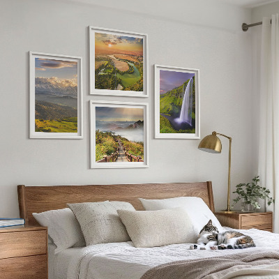 Tavelvägg ovanför soffa Utsikt över berg, floder, vattenfall