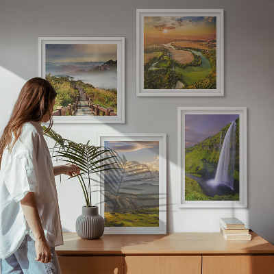 Tavelvägg ovanför soffa Utsikt över berg, floder, vattenfall