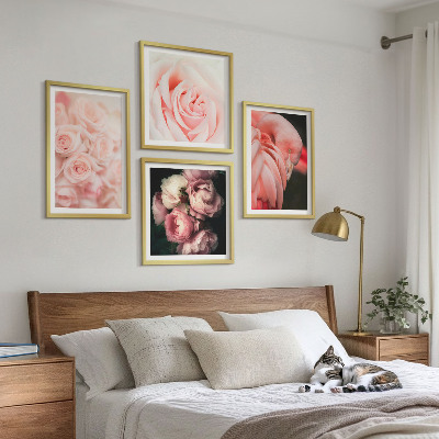 Tavelvägg ovanför soffa Pastellrosa flamingos