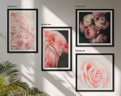 Tavelvägg ovanför soffa Pastellrosa flamingos
