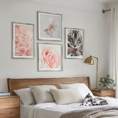 Tavelvägg med 4 tavlor motiv med grå kattrosor i abstrakt stil