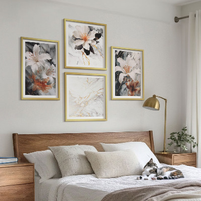 Tavelvägg ovanför soffa Blommor marmor vit svart