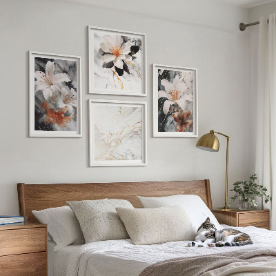 Tavelvägg ovanför soffa Blommor marmor vit svart