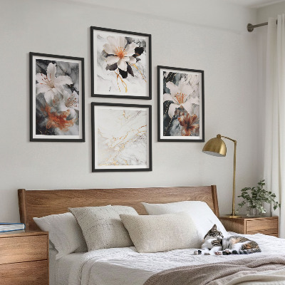 Tavelvägg ovanför soffa Blommor marmor vit svart