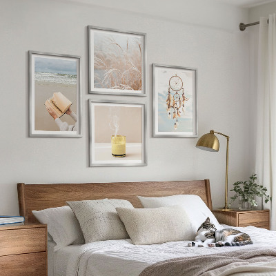 Tavelvägg ovanför soffa Sommarlandskap i boho-stil