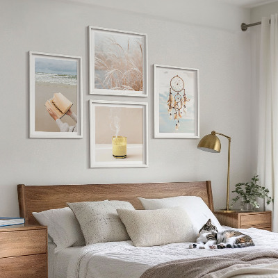 Tavelvägg ovanför soffa Sommarlandskap i boho-stil