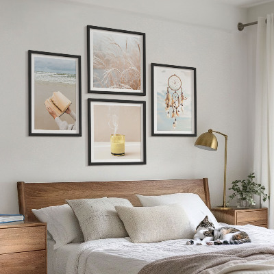 Tavelvägg ovanför soffa Sommarlandskap i boho-stil