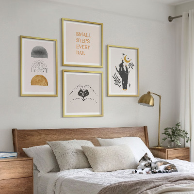 Tavelvägg ovanför soffa Minimalistiska boho-illustrationer