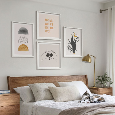 Tavelvägg ovanför soffa Minimalistiska boho-illustrationer