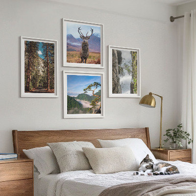 Tavelvägg med 4 tavlor väg skog berg rådjur natur