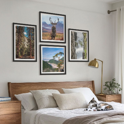 Tavelvägg med 4 tavlor väg skog berg rådjur natur