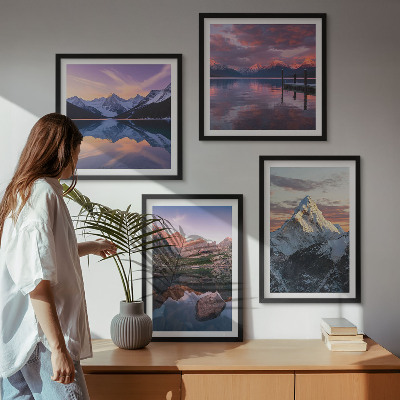 Set om 4 tavlor Bergslandskap i bakgrunden