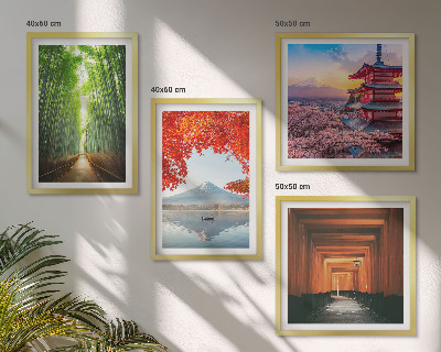 Tavelvägg ovanför soffa Fuji torii bambuskog Japan