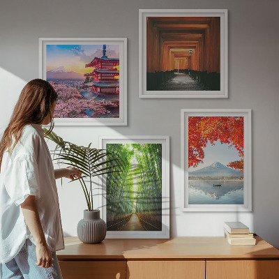 Tavelvägg ovanför soffa Fuji torii bambuskog Japan