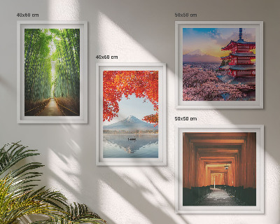 Tavelvägg ovanför soffa Fuji torii bambuskog Japan