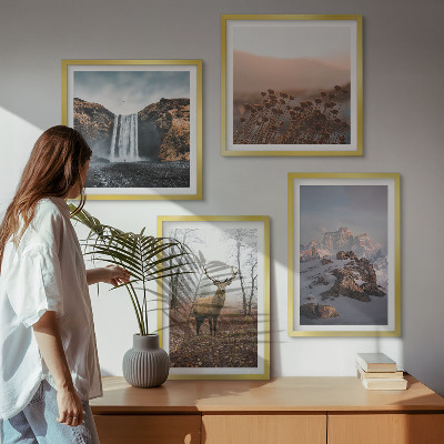 Tavelvägg med 4 tavlor Vilda landskap berg hjortar
