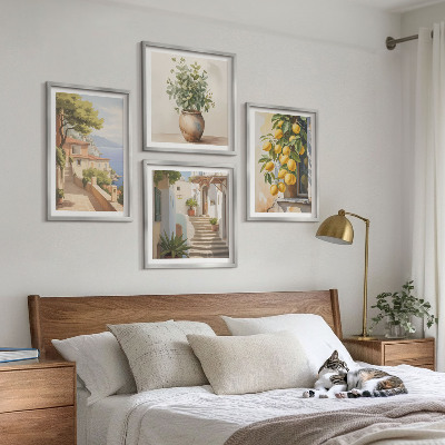 Tavelvägg ovanför soffa Blommor i en vas, ett hav av citroner