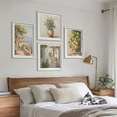 Blommor i en vas, ett hav av citroner tavelvägg ovanför soffa