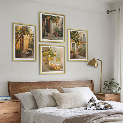Tavelvägg ovanför soffa Citrusträdgård i solen