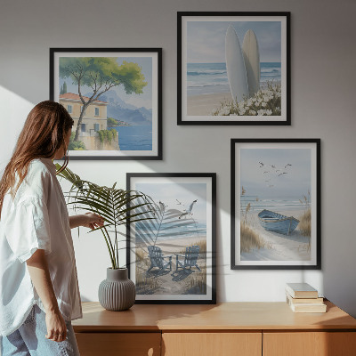 Tavelvägg ovanför soffa Strandbrädor surfbåt fåglar