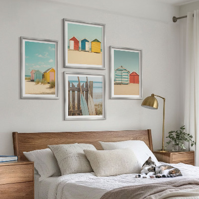 Tavelvägg ovanför soffa Färgglada hus, strand, sol