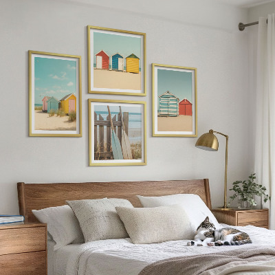 Tavelvägg ovanför soffa Färgglada hus, strand, sol