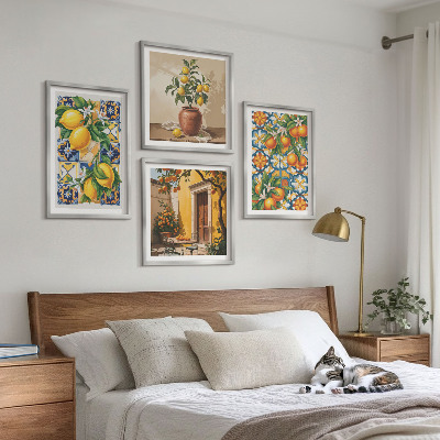 Tavelvägg ovanför soffa Citron-orange blommor mönster