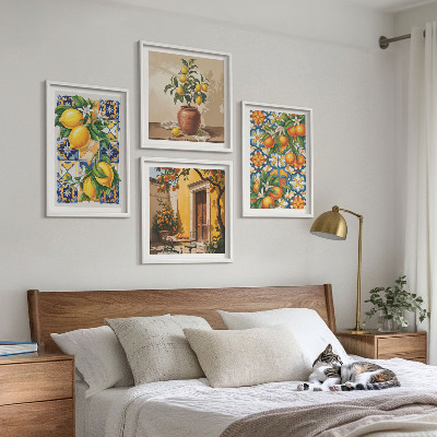 Tavelvägg ovanför soffa Citron-orange blommor mönster