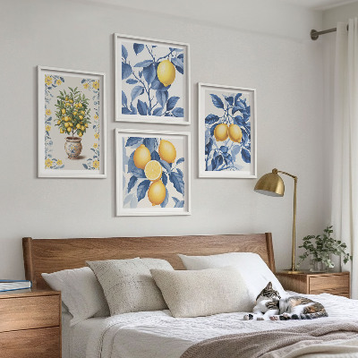 Tavelvägg ovanför soffa Citrongrenar blå blad